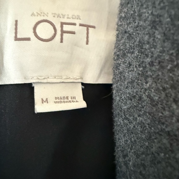 LOFT Puffer Jacket - Picture 3 of 4